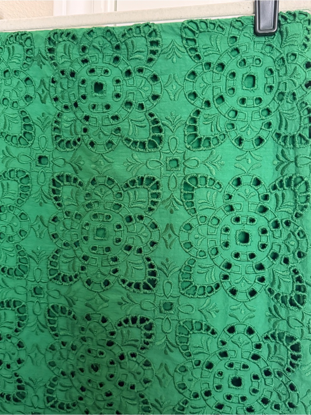 Ann Taylor Green Eyelet Lace Pencil Skirt Size 8 - Picture 2 of 4